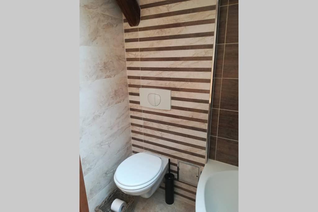 Vip Apartment In Old Town With Free Parking Bratislava Exterior photo