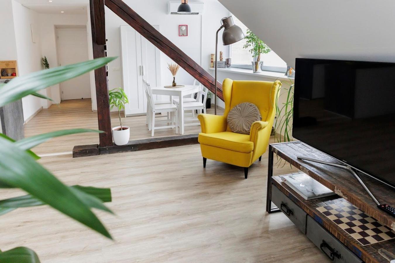 Vip Apartment In Old Town With Free Parking Bratislava Exterior photo