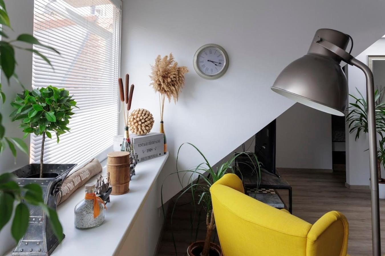 Vip Apartment In Old Town With Free Parking Bratislava Exterior photo