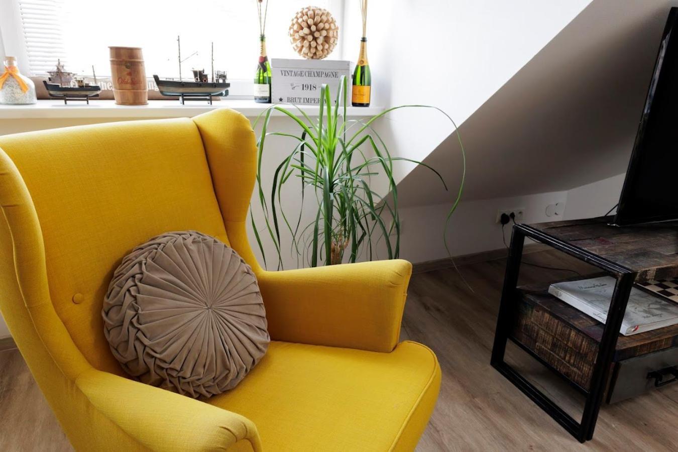 Vip Apartment In Old Town With Free Parking Bratislava Exterior photo